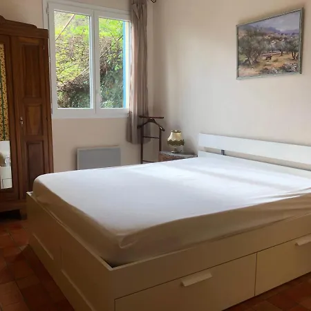 Holiday home Gites Bastide Du Rousset Riez